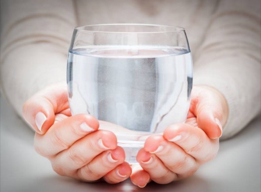 Uống nước ấm có tác dụng gì? Những hiệu quả mang lại không ngờ