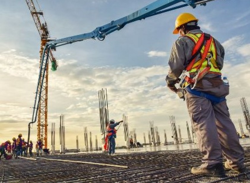 Máy lọc nước cho công trường xây dựng cung cấp nước sạch cho công nhân