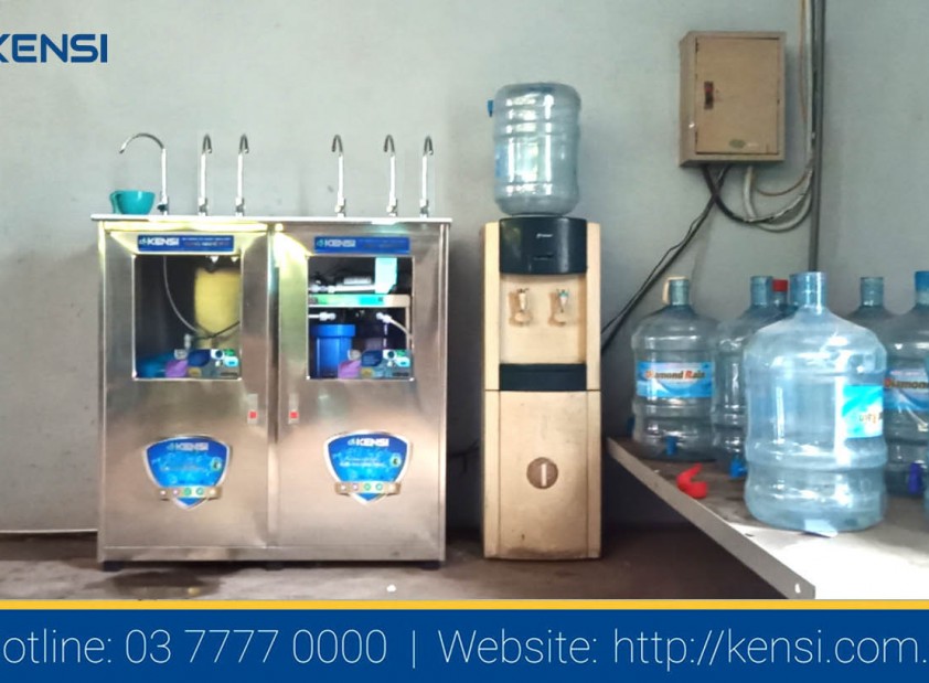 Lắp đặt máy lọc nước cho trường học thay vì nước đóng bình