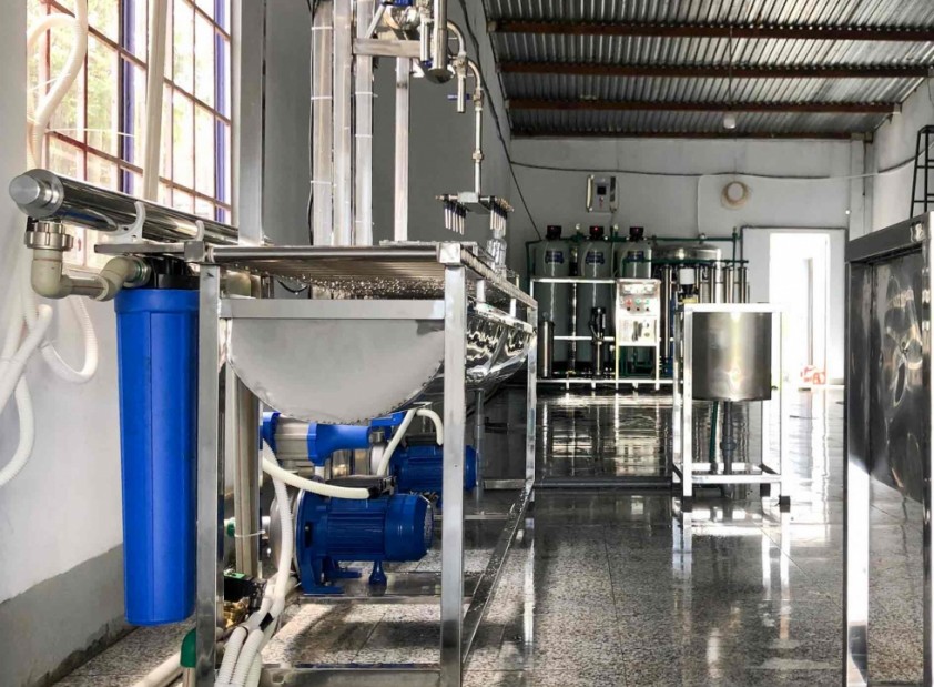 Tìm hiểu giá dây chuyền lọc nước công nghiệp cho sản xuất nước đóng chai