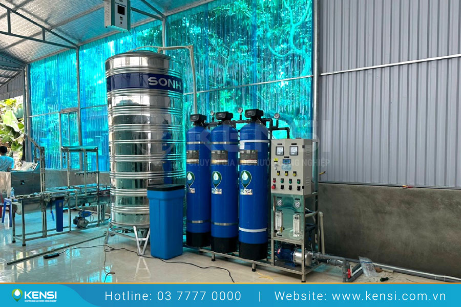 Dây chuyền lọc nước tinh khiết RO sản xuất nước đóng chai