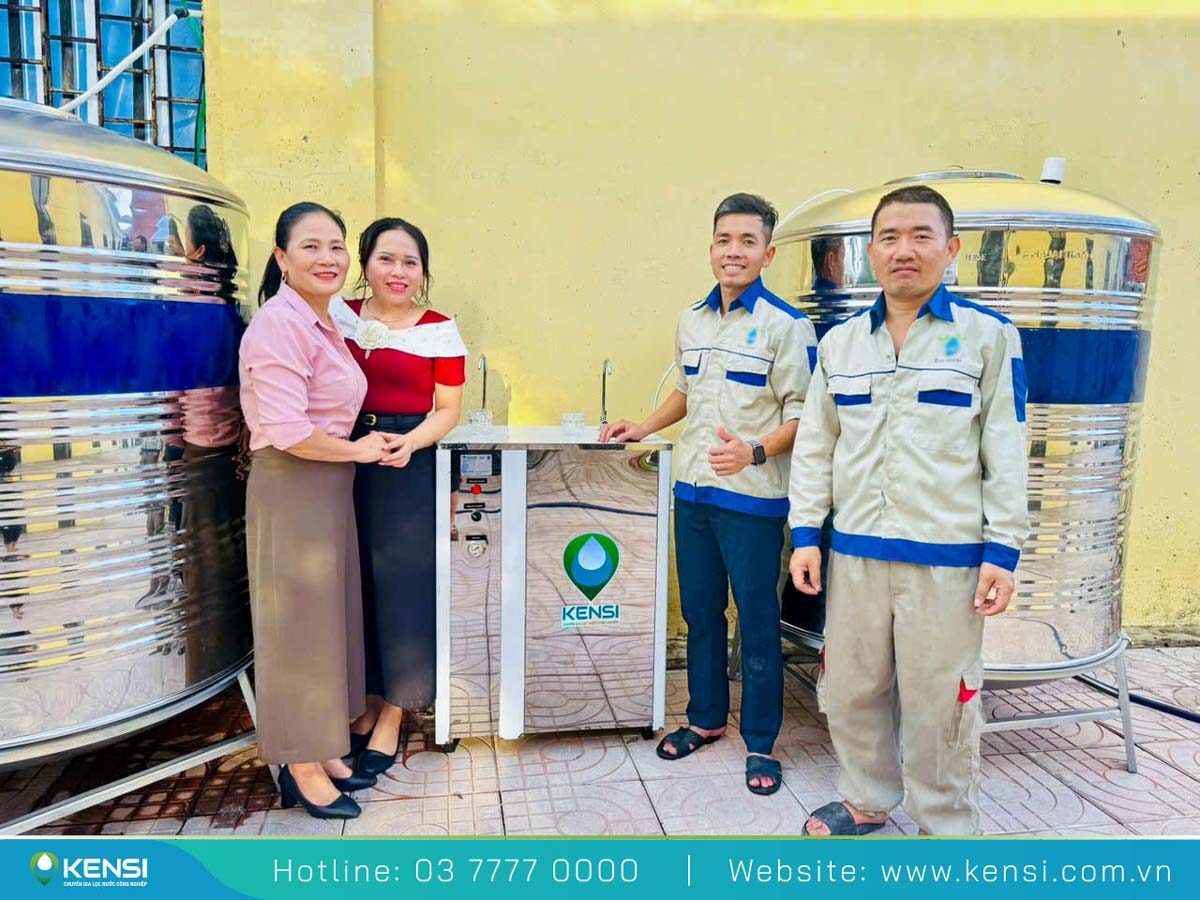 Tekcom tiến hành lắp đặt máy lọc nước cho trường học