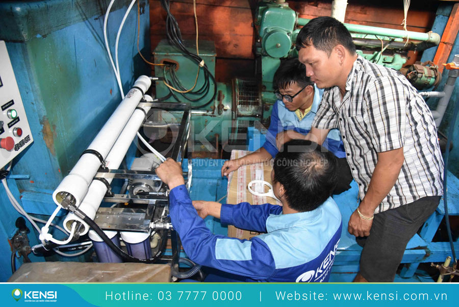 Tekcom lắp đặt máy lọc nước biển thành nước ngọt giúp đảm bảo sức khỏe cho ngư dân