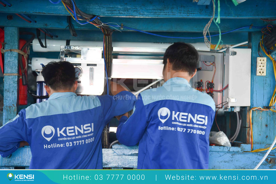 Triển khai lắp đặt máy lọc nước biển cho ngư dân trên đảo Phú Quý