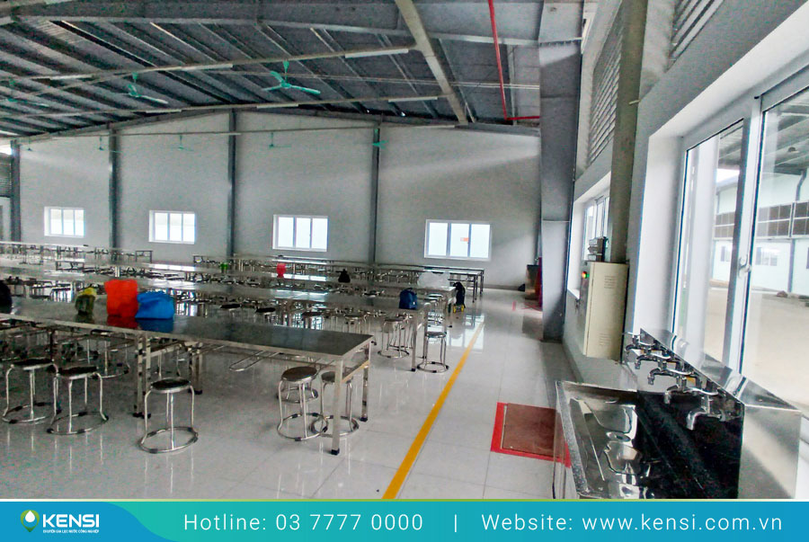 Hệ thống lọc nước uống giúp đáp ứng nhu cầu nước uống cho công nhân viên nhà xưởng