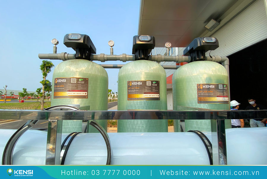 Ba cột lọc thô ở máy lọc nước công nghiệp RO 3000L/h