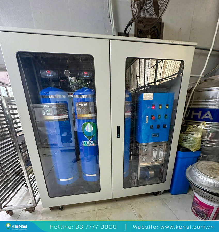 Máy lọc nước công nghiệp RO 500L/h có tủ bảo vệ