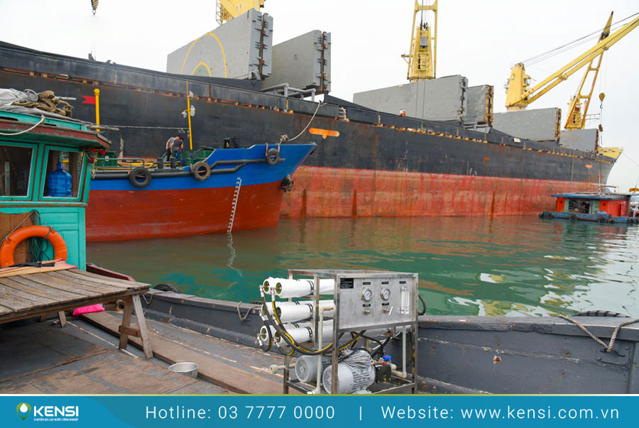 Máy lọc nước biển giúp đảm bảo chất lượng nguồn nước ngọt tại chỗ cho ngư dân