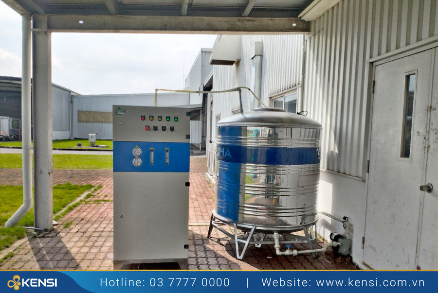 Tekcom lắp đặt máy lọc nước 500l/h có tủ bảo vệ cho nhà xưởng