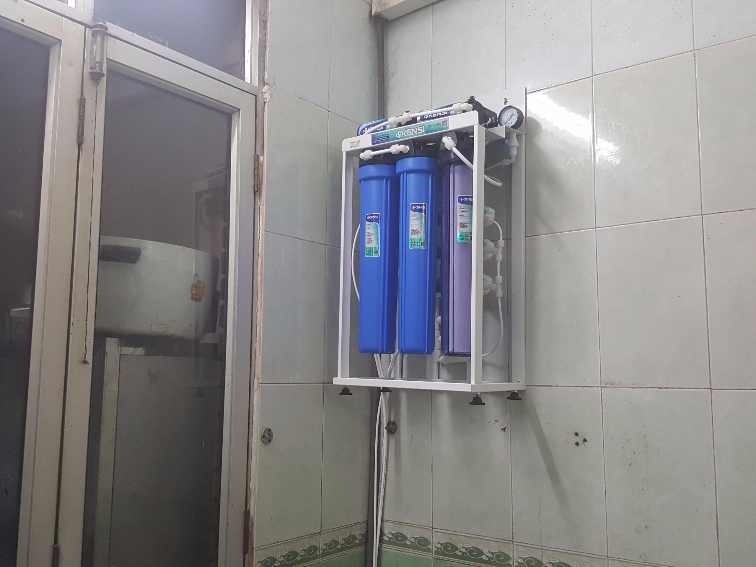 hệ thống lọc nước bán công ngiệp lắp đặt tại nhà ăn của công an