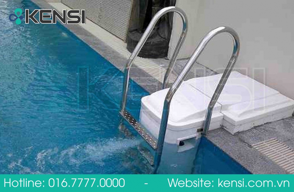 Nước sau khi lọc qua hệ thống xử lý lọc nước bể bơi đảm bảo tiêu chuẩn nước sạch