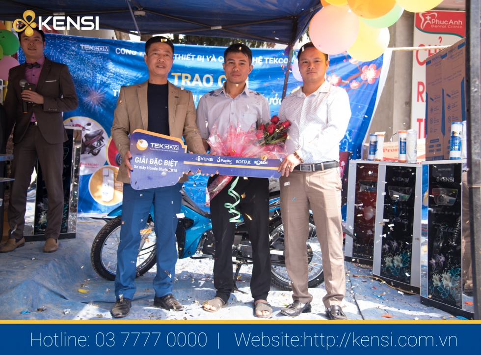 Giaỉ đặc biệt x​e máy Honda Blade 110cc Tekcom trao cho khách hàng tại Thanh Hóa